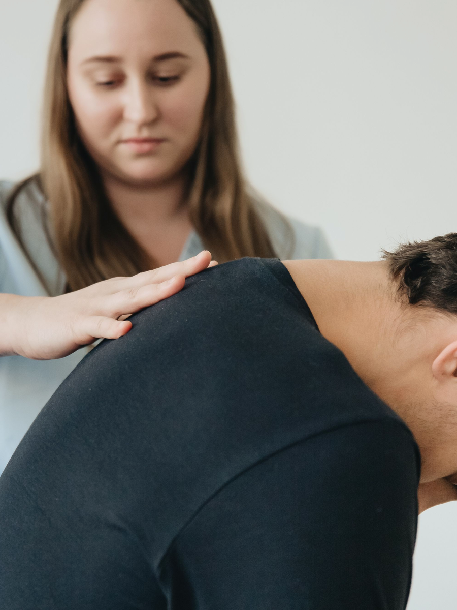 Non-surgical treatment discussion related to back pain warning signs