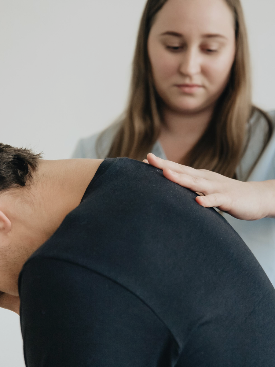 Pied tombant et faiblesse progressive : causes, urgence et conduite