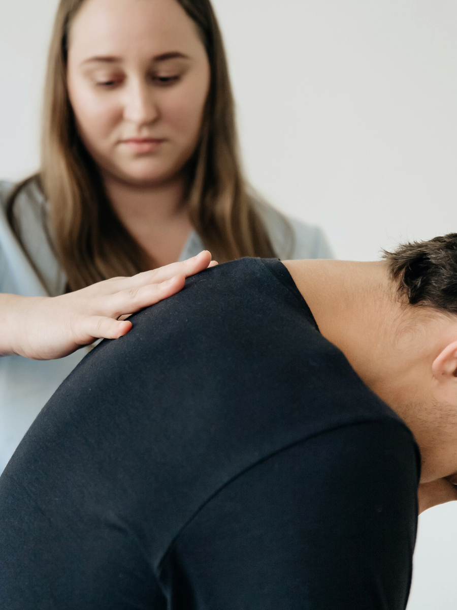 Discussion sur les traitements non chirurgicaux liés à radiculopathie lombaire l4, l5 et s1 