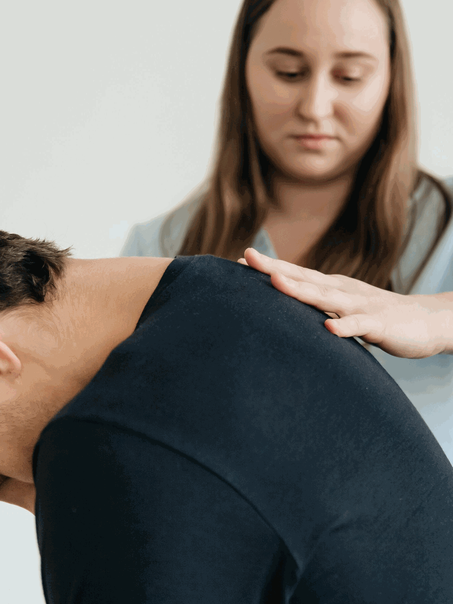 Lumbar vs cervical herniated disc: symptoms, risks and treatment differences