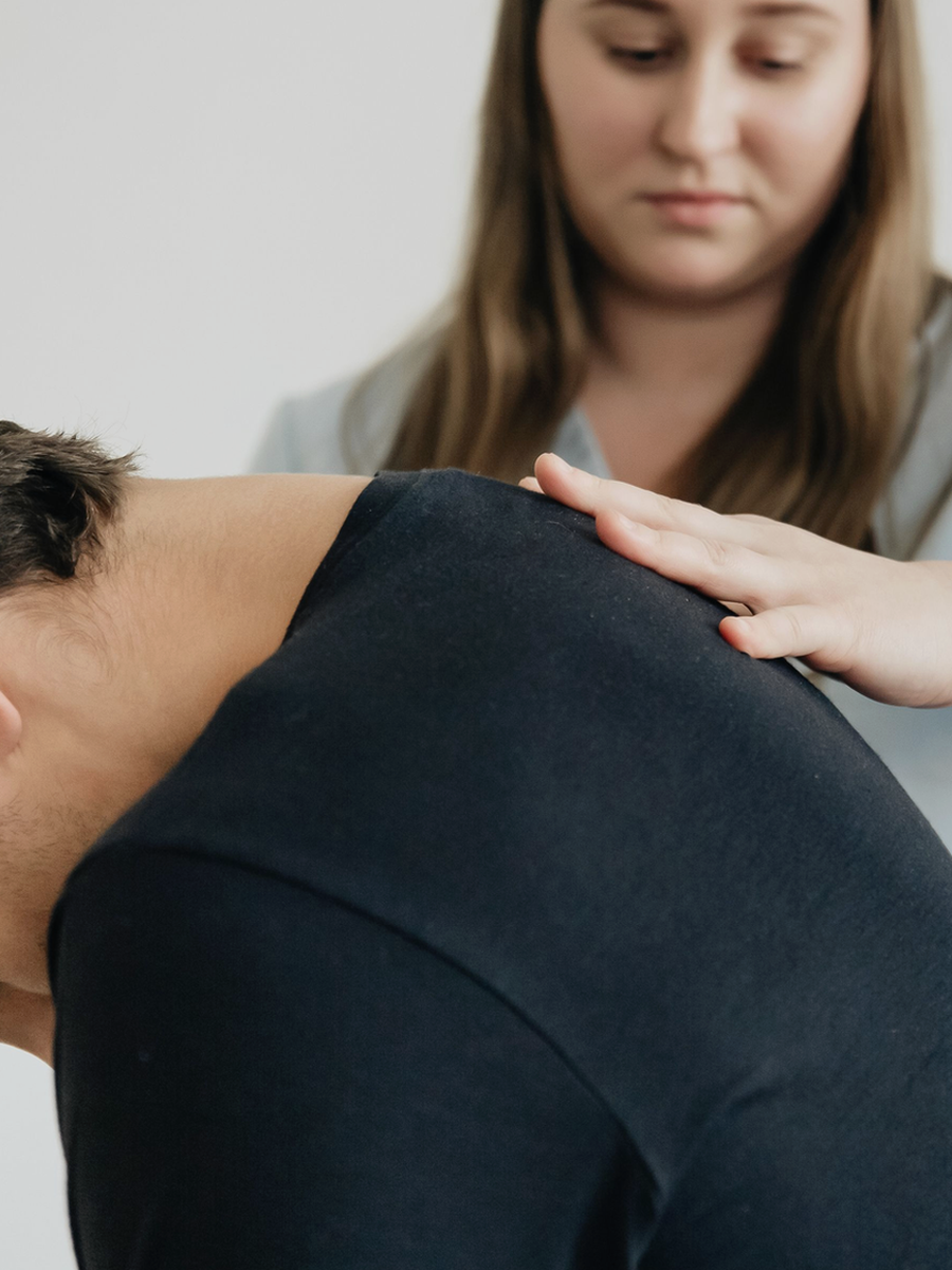 Arthrose vertébrale : facettes, raideur, sténose et traitement