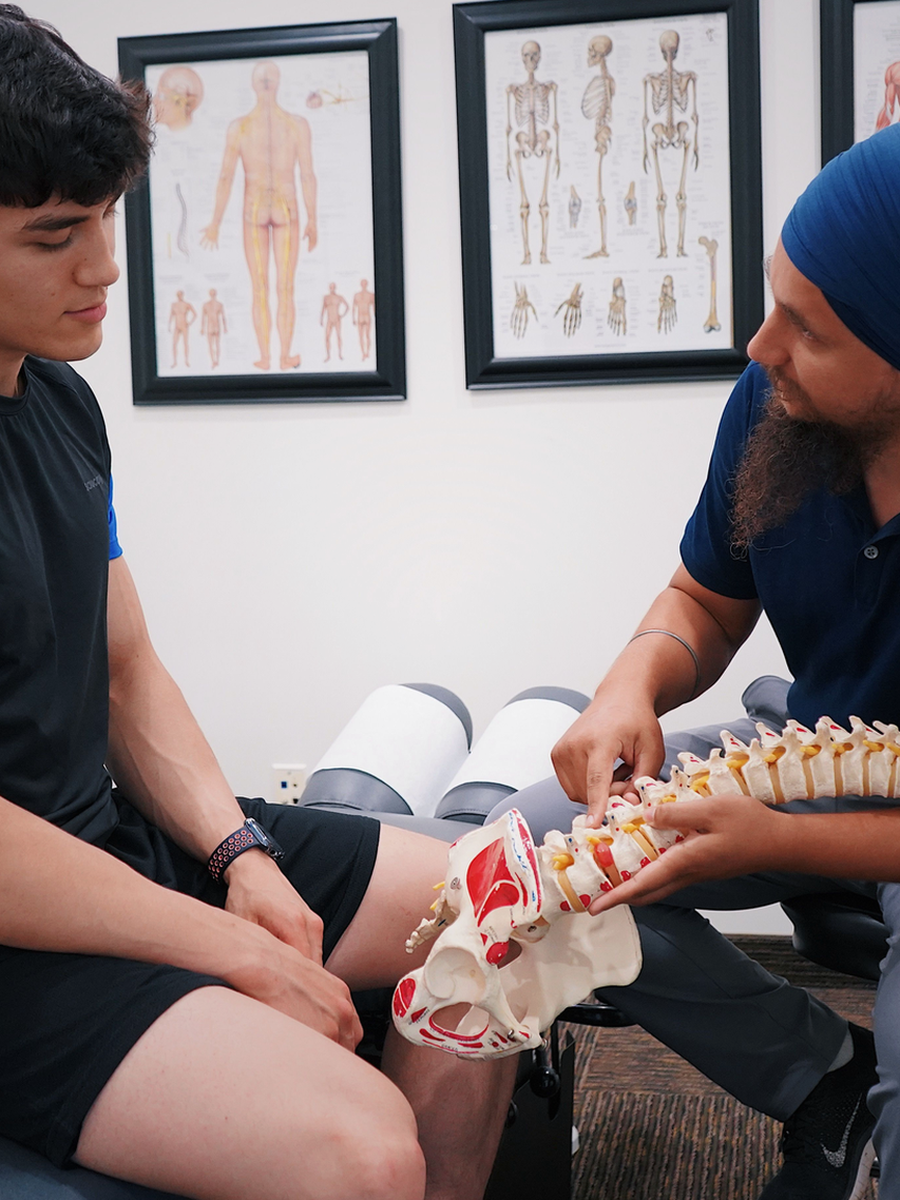 Arthrose vertébrale : facettes, raideur, sténose et traitement